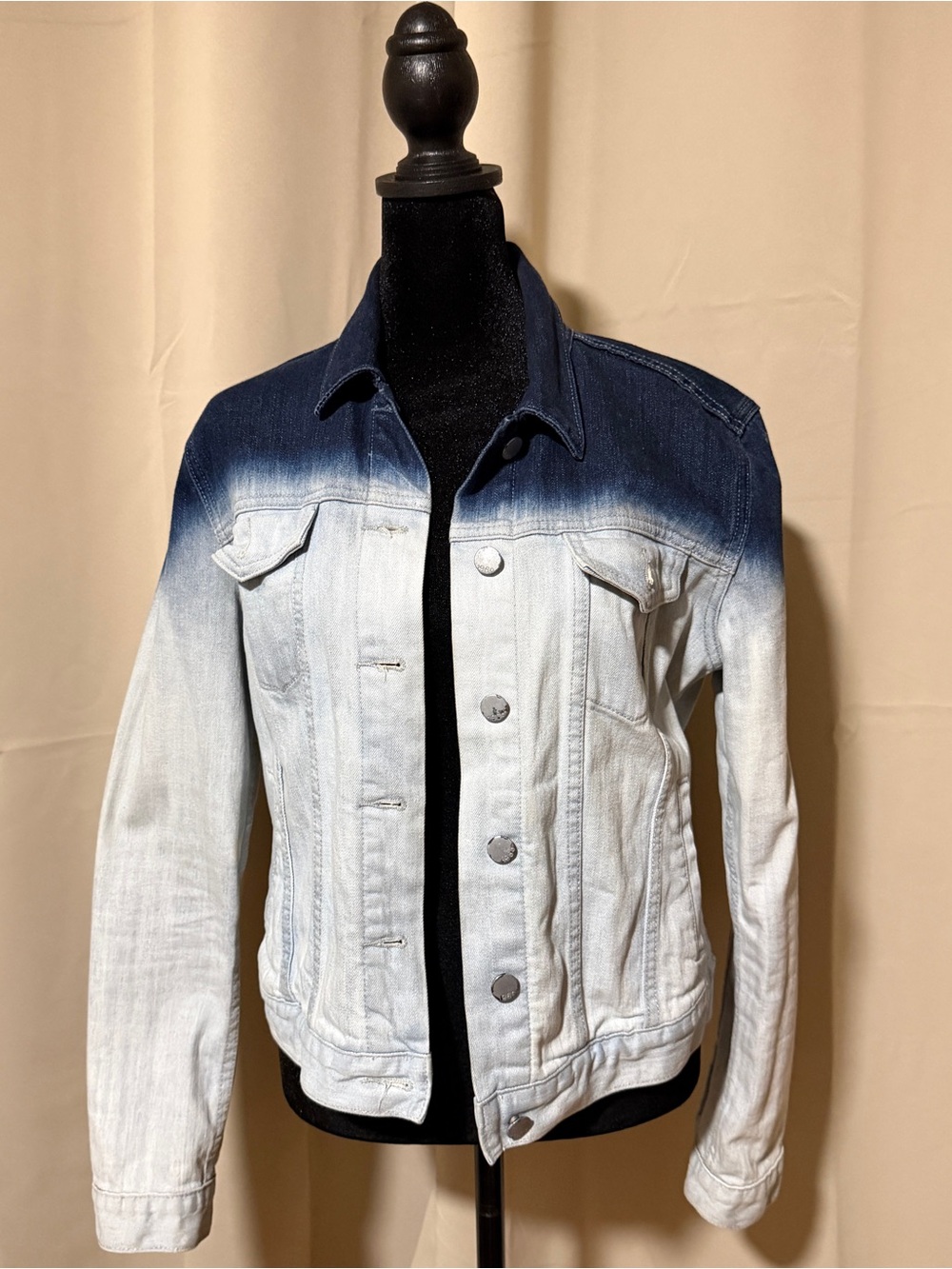 Gap 1969 Women’s M 99% Cotton Denim Jacket Ombre Two Tone Blue Trucker Stretch